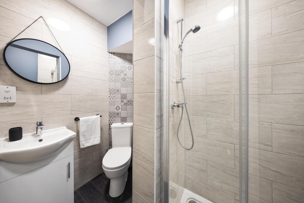 7 Bedroom House Ensuite Rooms, Fully Equipped Kitchen, Free Wifi, Tvs In All Rooms City Centre Close To A46 Inspire Homes 考文垂 外观 照片